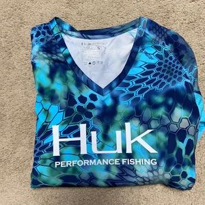 Huk women’s long sleeve Drifit v neck